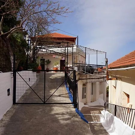 K N A Traditional Holiday home Topolia