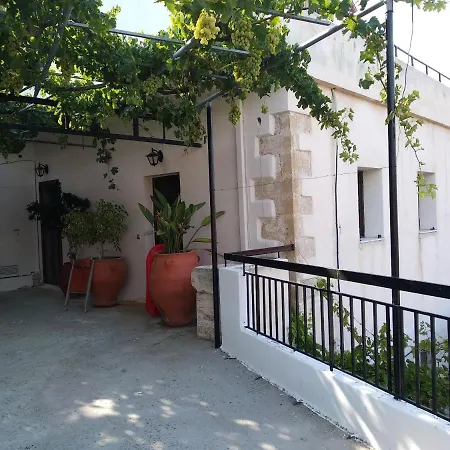 K N A Traditional Holiday home *